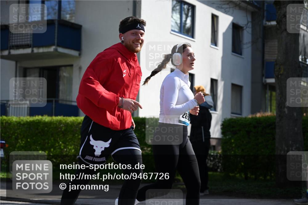 12.04.2026 - 45. Internationalen Wilhelmsburger Insellauf J. Mangold http://msf.ph/oto/9467726 12.04.2026 11:06:32 Ziel 4564, 3790, 2495, 3570, 2862, 2863, 5720, 3342, 3885, 2777, 4949 meine-sportfotos.de