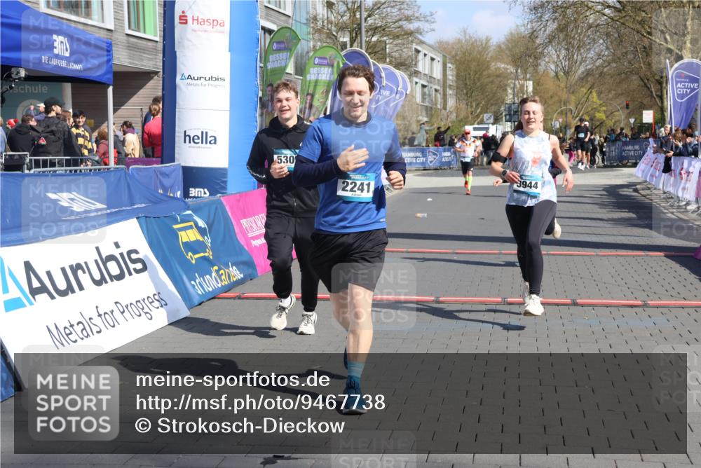 12.04.2026 - 45. Internationalen Wilhelmsburger Insellauf Strokosch-Dieckow http://msf.ph/oto/9467738 12.04.2026 11:18:09 Ziel 2312, 2241, 5309, 3944, 3398 meine-sportfotos.de