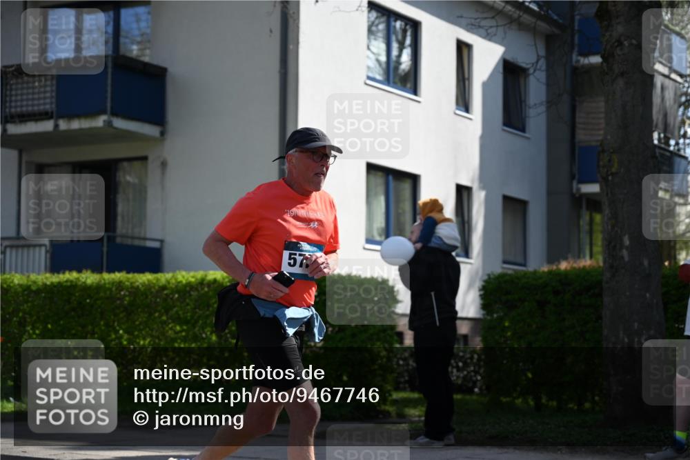 12.04.2026 - 45. Internationalen Wilhelmsburger Insellauf J. Mangold http://msf.ph/oto/9467746 12.04.2026 11:06:35 Ziel 3790, 2495, 3570, 2862, 2863, 5720, 3342, 3885, 2777, 4949, 4359 meine-sportfotos.de