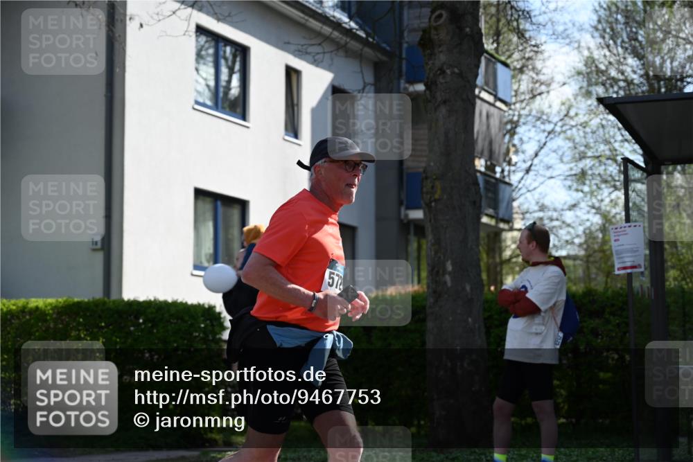 12.04.2026 - 45. Internationalen Wilhelmsburger Insellauf J. Mangold http://msf.ph/oto/9467753 12.04.2026 11:06:35 Ziel 3790, 2495, 3570, 2862, 2863, 5720, 3342, 3885, 2777, 4949, 4359 meine-sportfotos.de