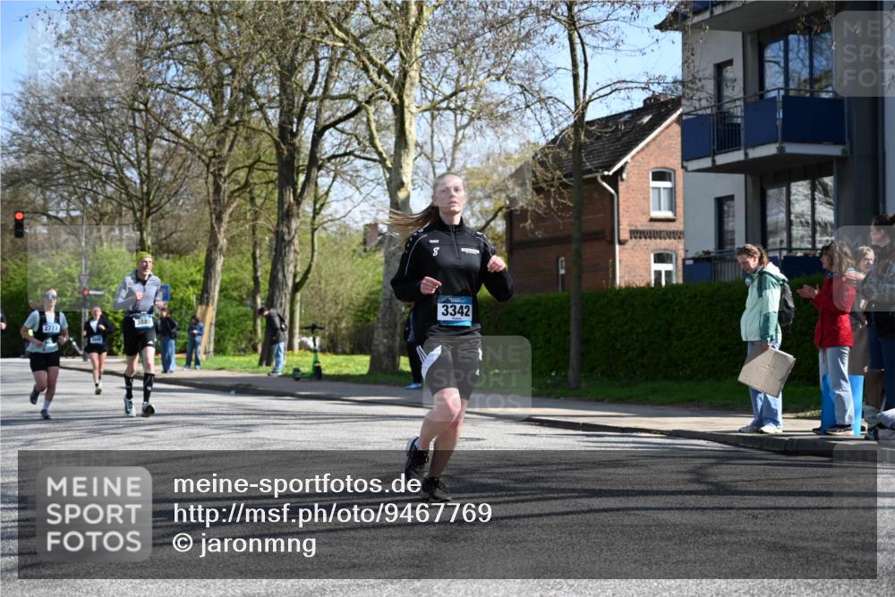 12.04.2026 - 45. Internationalen Wilhelmsburger Insellauf J. Mangold http://msf.ph/oto/9467769 12.04.2026 11:06:59 Ziel 3342, 3885, 2777, 4949, 4359, 2567, 2778, 5806, 3149, 3967, 4856, 3295 meine-sportfotos.de