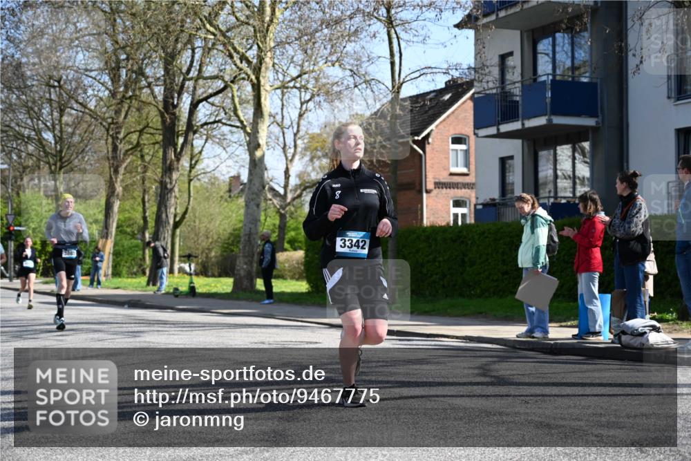 12.04.2026 - 45. Internationalen Wilhelmsburger Insellauf J. Mangold http://msf.ph/oto/9467775 12.04.2026 11:06:59 Ziel 3342, 3885, 2777, 4949, 4359, 2567, 2778, 5806, 3149, 3967, 4856, 3295 meine-sportfotos.de