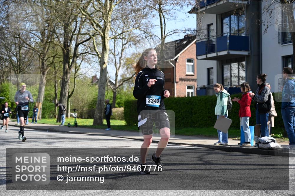 12.04.2026 - 45. Internationalen Wilhelmsburger Insellauf J. Mangold http://msf.ph/oto/9467776 12.04.2026 11:06:59 Ziel 3342, 3885, 2777, 4949, 4359, 2567, 2778, 5806, 3149, 3967, 4856, 3295 meine-sportfotos.de