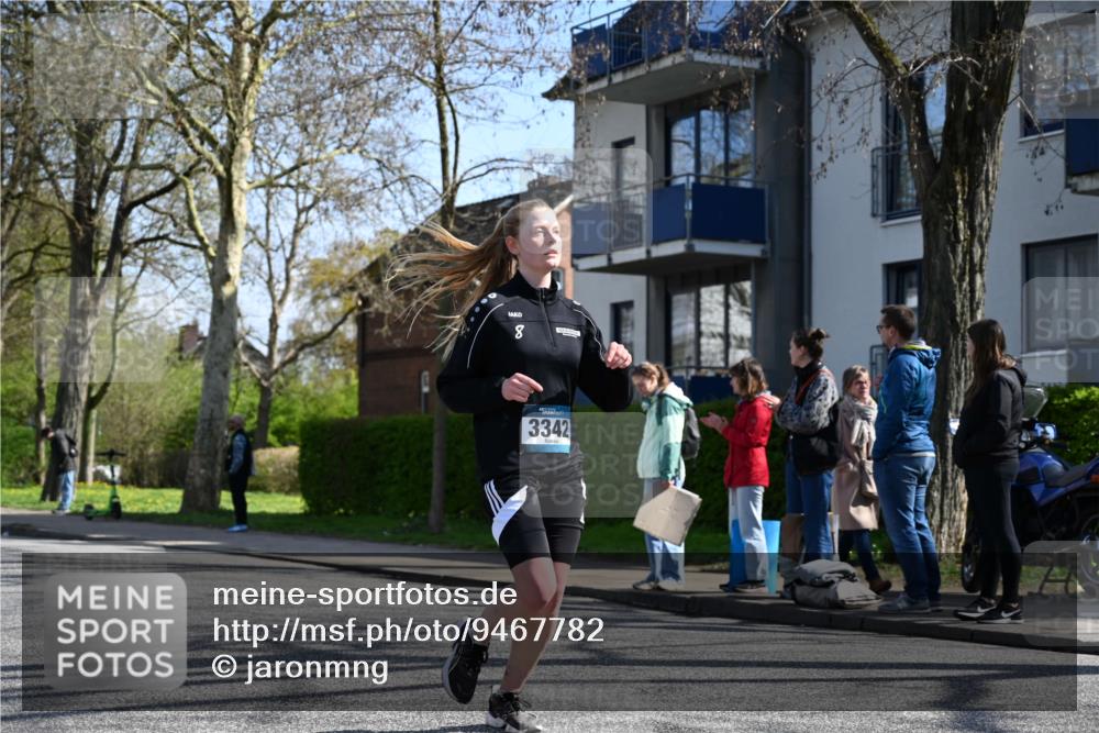 12.04.2026 - 45. Internationalen Wilhelmsburger Insellauf J. Mangold http://msf.ph/oto/9467782 12.04.2026 11:06:59 Ziel 3342, 3885, 2777, 4949, 4359, 2567, 2778, 5806, 3149, 3967, 4856, 3295 meine-sportfotos.de