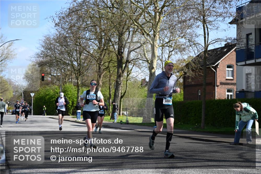 12.04.2026 - 45. Internationalen Wilhelmsburger Insellauf J. Mangold http://msf.ph/oto/9467788 12.04.2026 11:07:02 Ziel 3342, 3885, 2777, 4949, 4359, 2567, 2778, 5806, 3149, 3967, 4856, 3295 meine-sportfotos.de