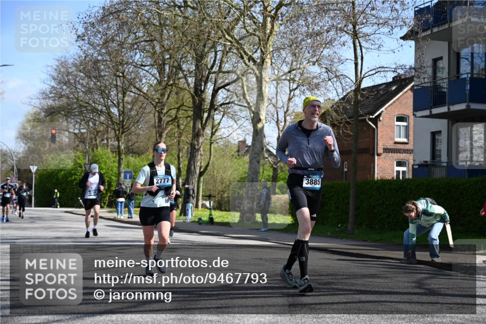 12.04.2026 - 45. Internationalen Wilhelmsburger Insellauf J. Mangold http://msf.ph/oto/9467793 12.04.2026 11:07:02 Ziel 3342, 3885, 2777, 4949, 4359, 2567, 2778, 5806, 3149, 3967, 4856, 3295 meine-sportfotos.de