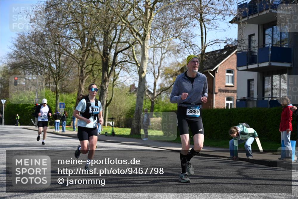 12.04.2026 - 45. Internationalen Wilhelmsburger Insellauf J. Mangold http://msf.ph/oto/9467798 12.04.2026 11:07:02 Ziel 3342, 3885, 2777, 4949, 4359, 2567, 2778, 5806, 3149, 3967, 4856, 3295 meine-sportfotos.de
