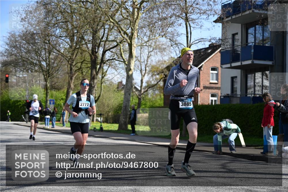 12.04.2026 - 45. Internationalen Wilhelmsburger Insellauf J. Mangold http://msf.ph/oto/9467800 12.04.2026 11:07:02 Ziel 3342, 3885, 2777, 4949, 4359, 2567, 2778, 5806, 3149, 3967, 4856, 3295 meine-sportfotos.de