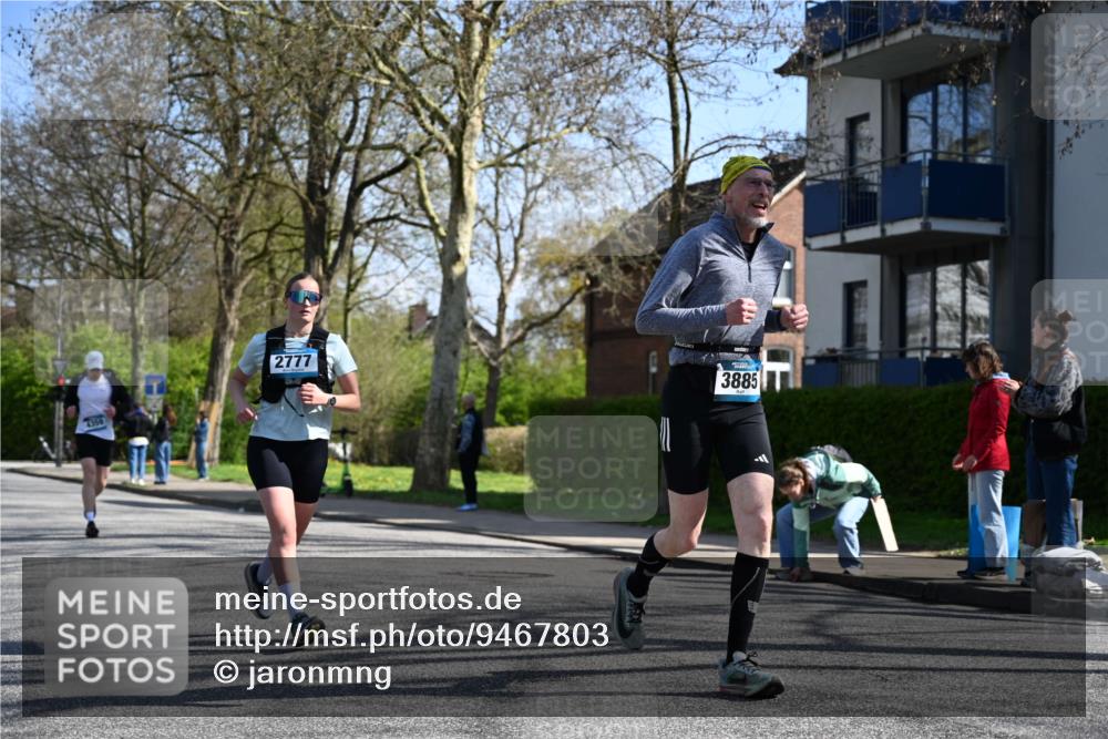 12.04.2026 - 45. Internationalen Wilhelmsburger Insellauf J. Mangold http://msf.ph/oto/9467803 12.04.2026 11:07:03 Ziel 3342, 3885, 2777, 4949, 4359, 2567, 2778, 5806, 3149, 3967, 3967, 4856, 3295 meine-sportfotos.de