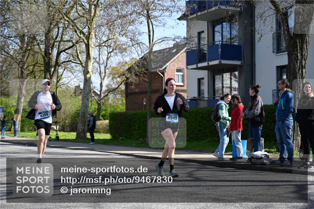 12.04.2026 - 45. Internationalen Wilhelmsburger Insellauf J. Mangold http://msf.ph/oto/9467830 12.04.2026 11:07:05 Ziel 3342, 3885, 2777, 4949, 4359, 2567, 2778, 5806, 3149, 3967, 4856, 4856, 3295, 2924 meine-sportfotos.de