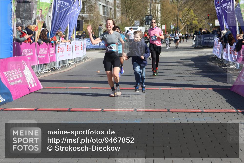 12.04.2026 - 45. Internationalen Wilhelmsburger Insellauf Strokosch-Dieckow http://msf.ph/oto/9467852 12.04.2026 11:02:27 Ziel 2417, 5605, 4613, 3178 meine-sportfotos.de