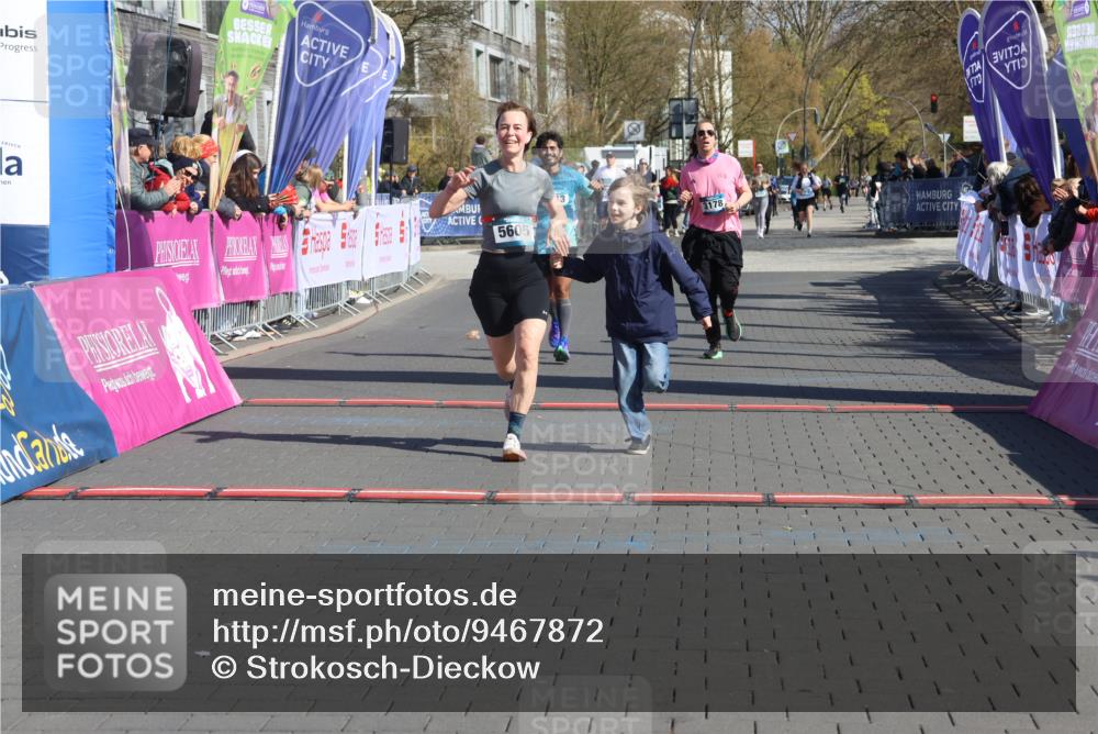 12.04.2026 - 45. Internationalen Wilhelmsburger Insellauf Strokosch-Dieckow http://msf.ph/oto/9467872 12.04.2026 11:02:28 Ziel 2417, 5605, 4613, 3178 meine-sportfotos.de