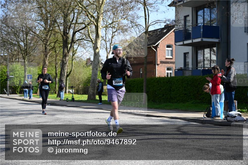 12.04.2026 - 45. Internationalen Wilhelmsburger Insellauf J. Mangold http://msf.ph/oto/9467892 12.04.2026 11:07:16 Ziel 3342, 3885, 2777, 4949, 4359, 2567, 2778, 5806, 3149, 3967, 4856, 3295, 2924, 2660 meine-sportfotos.de