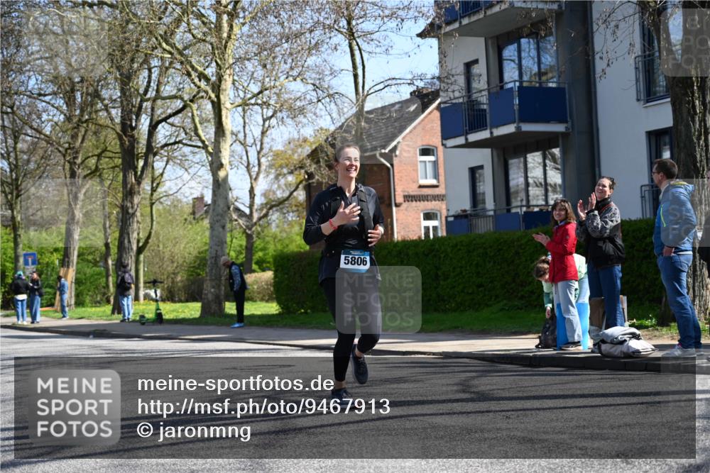 12.04.2026 - 45. Internationalen Wilhelmsburger Insellauf J. Mangold http://msf.ph/oto/9467913 12.04.2026 11:07:19 Ziel 2777, 4949, 4359, 2567, 2778, 5806, 3149, 3967, 4856, 3295, 2924, 2660 meine-sportfotos.de