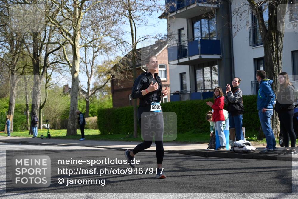 12.04.2026 - 45. Internationalen Wilhelmsburger Insellauf J. Mangold http://msf.ph/oto/9467917 12.04.2026 11:07:19 Ziel 2777, 4949, 4359, 2567, 2778, 5806, 3149, 3967, 4856, 3295, 2924, 2660 meine-sportfotos.de