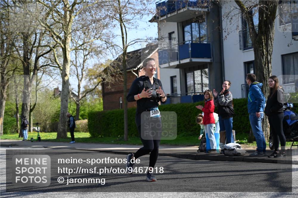 12.04.2026 - 45. Internationalen Wilhelmsburger Insellauf J. Mangold http://msf.ph/oto/9467918 12.04.2026 11:07:19 Ziel 2777, 4949, 4359, 2567, 2778, 5806, 3149, 3967, 4856, 3295, 2924, 2660 meine-sportfotos.de