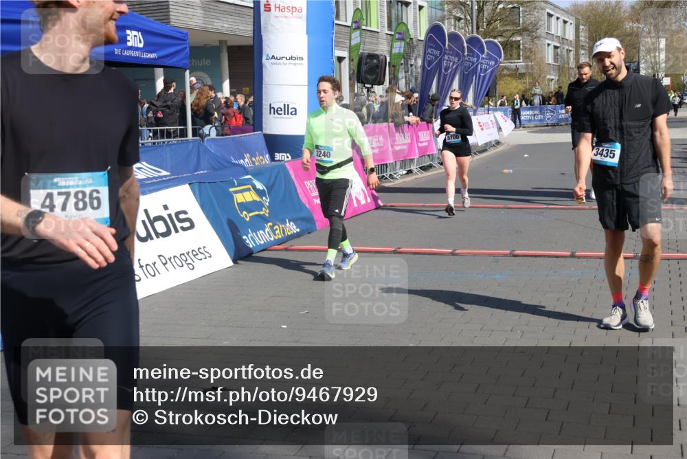 12.04.2026 - 45. Internationalen Wilhelmsburger Insellauf Strokosch-Dieckow http://msf.ph/oto/9467929 12.04.2026 11:18:27 Ziel 4786, 3435, 2240, 5700, 4902, 4918 meine-sportfotos.de