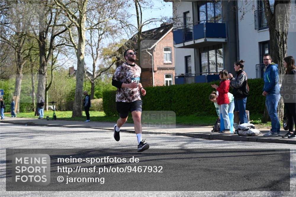 12.04.2026 - 45. Internationalen Wilhelmsburger Insellauf J. Mangold http://msf.ph/oto/9467932 12.04.2026 11:07:23 Ziel 2567, 2778, 5806, 3149, 3967, 4856, 3295, 2924, 2660, 2882, 2864 meine-sportfotos.de