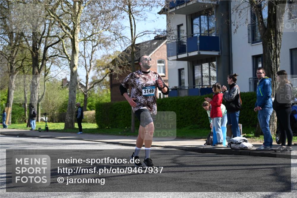 12.04.2026 - 45. Internationalen Wilhelmsburger Insellauf J. Mangold http://msf.ph/oto/9467937 12.04.2026 11:07:24 Ziel 2567, 2778, 5806, 3149, 3967, 4856, 3295, 2924, 2660, 2882, 2864 meine-sportfotos.de
