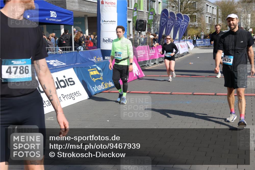 12.04.2026 - 45. Internationalen Wilhelmsburger Insellauf Strokosch-Dieckow http://msf.ph/oto/9467939 12.04.2026 11:18:28 Ziel 3435, 2240, 5700, 4902, 4918 meine-sportfotos.de