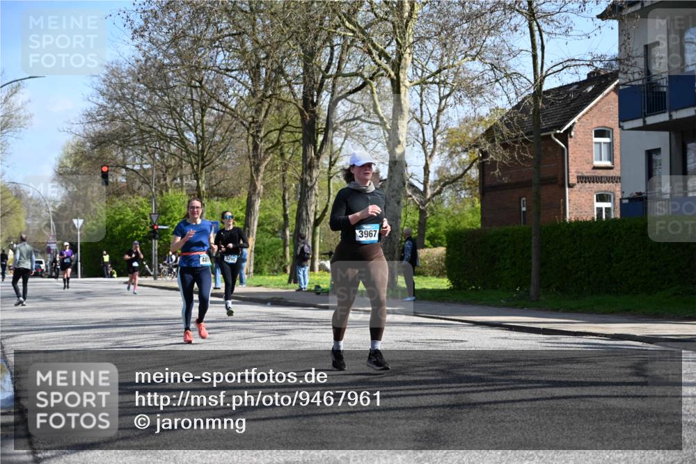 12.04.2026 - 45. Internationalen Wilhelmsburger Insellauf J. Mangold http://msf.ph/oto/9467961 12.04.2026 11:07:26 Ziel 2567, 2778, 5806, 3149, 3967, 4856, 3295, 2924, 2660, 2882, 2864, 3671 meine-sportfotos.de