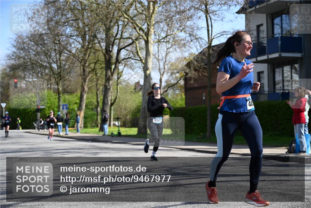 12.04.2026 - 45. Internationalen Wilhelmsburger Insellauf J. Mangold http://msf.ph/oto/9467977 12.04.2026 11:07:29 Ziel 2567, 2778, 5806, 3149, 3967, 4856, 3295, 2924, 2924, 2660, 2882, 2864, 3671 meine-sportfotos.de