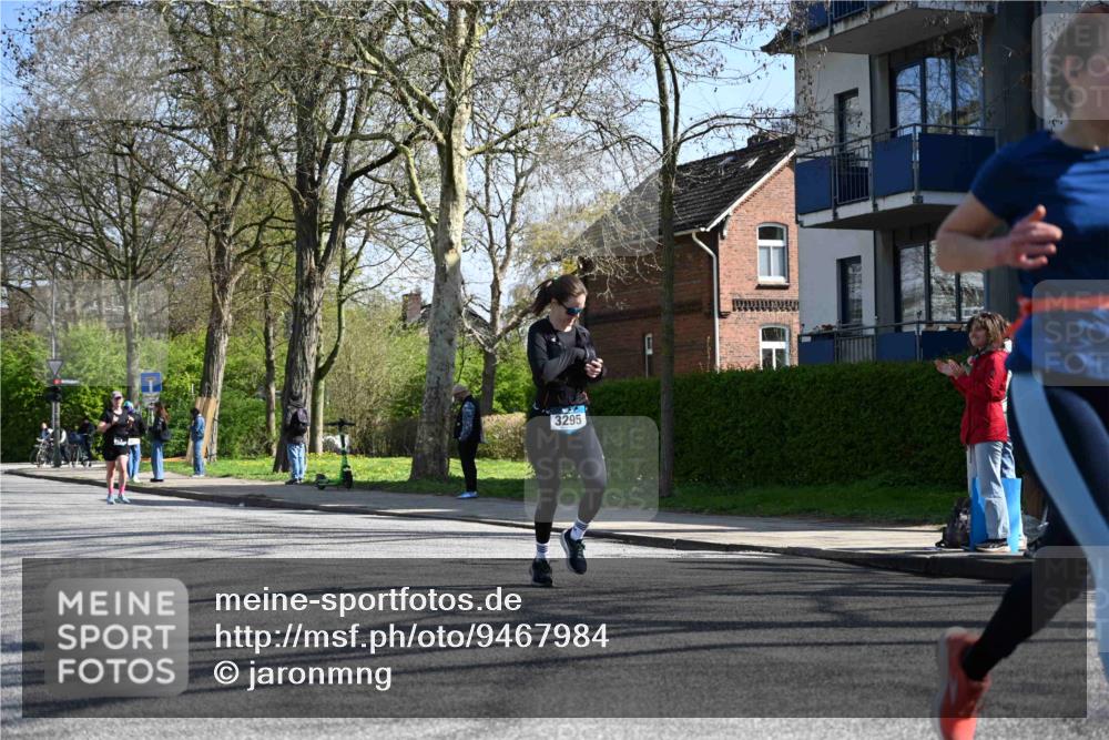12.04.2026 - 45. Internationalen Wilhelmsburger Insellauf J. Mangold http://msf.ph/oto/9467984 12.04.2026 11:07:30 Ziel 5806, 3149, 3967, 4856, 3295, 2924, 2660, 2882, 2864, 3671, 4956 meine-sportfotos.de