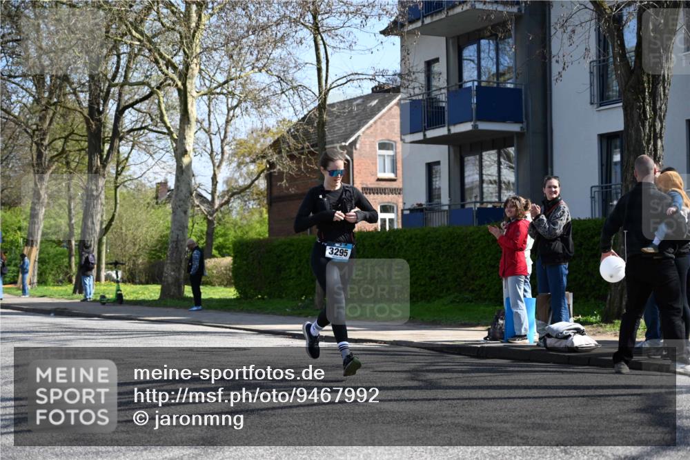 12.04.2026 - 45. Internationalen Wilhelmsburger Insellauf J. Mangold http://msf.ph/oto/9467992 12.04.2026 11:07:30 Ziel 5806, 3149, 3967, 4856, 3295, 2924, 2660, 2882, 2864, 3671, 4956 meine-sportfotos.de