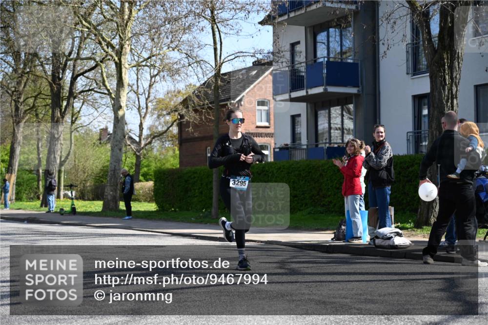 12.04.2026 - 45. Internationalen Wilhelmsburger Insellauf J. Mangold http://msf.ph/oto/9467994 12.04.2026 11:07:30 Ziel 5806, 3149, 3967, 4856, 3295, 2924, 2660, 2882, 2864, 3671, 4956 meine-sportfotos.de