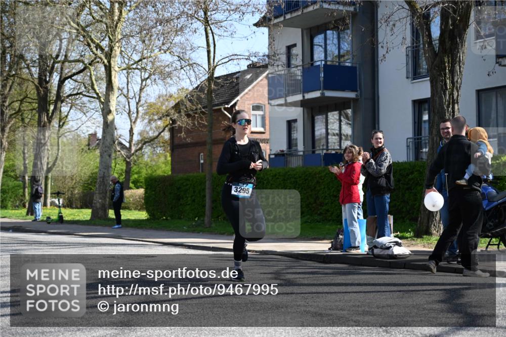12.04.2026 - 45. Internationalen Wilhelmsburger Insellauf J. Mangold http://msf.ph/oto/9467995 12.04.2026 11:07:30 Ziel 5806, 3149, 3967, 4856, 3295, 2924, 2660, 2882, 2864, 3671, 4956 meine-sportfotos.de