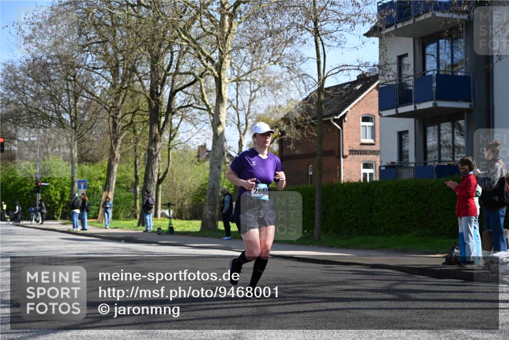 12.04.2026 - 45. Internationalen Wilhelmsburger Insellauf J. Mangold http://msf.ph/oto/9468001 12.04.2026 11:07:41 Ziel 4856, 3295, 2924, 2660, 2882, 2864, 3671, 4956, 3397, 2800, 4977, 3740 meine-sportfotos.de