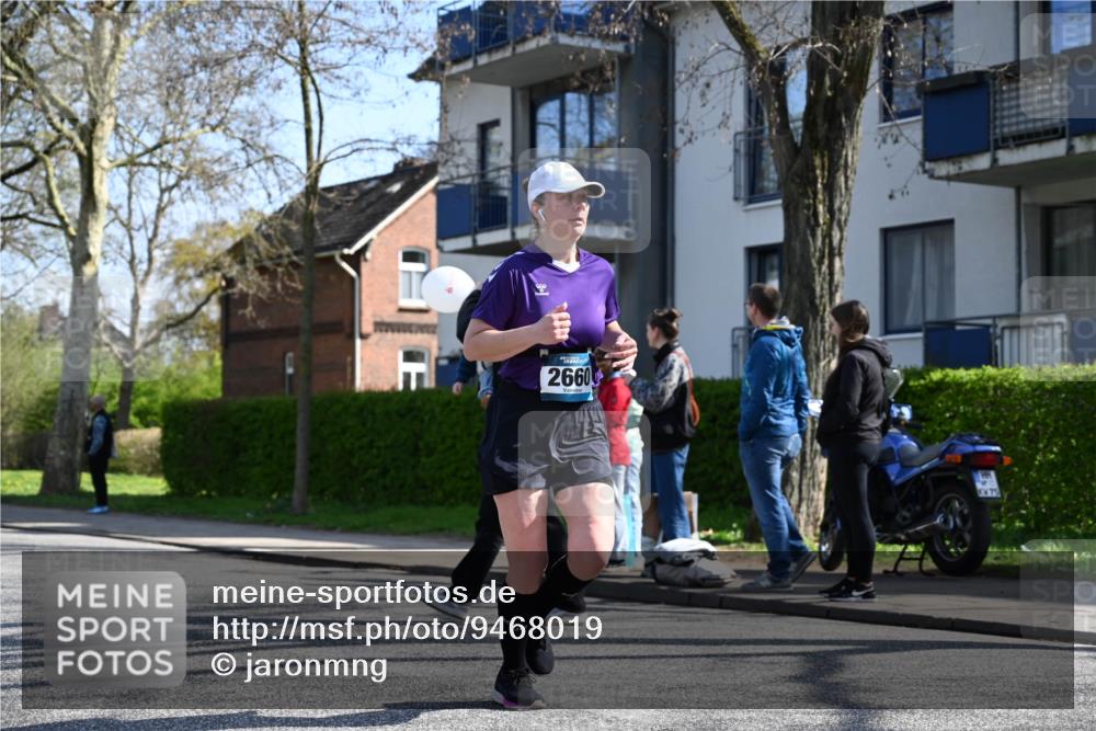 12.04.2026 - 45. Internationalen Wilhelmsburger Insellauf J. Mangold http://msf.ph/oto/9468019 12.04.2026 11:07:42 Ziel 4856, 3295, 2924, 2660, 2882, 2864, 3671, 4956, 4956, 3397, 2800, 4977, 3740, 2686 meine-sportfotos.de
