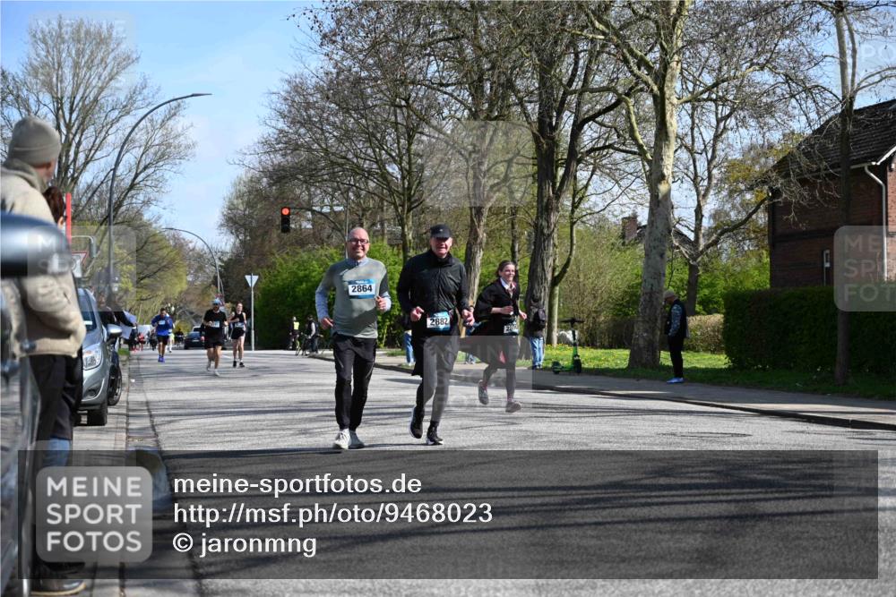 12.04.2026 - 45. Internationalen Wilhelmsburger Insellauf J. Mangold http://msf.ph/oto/9468023 12.04.2026 11:07:50 Ziel 2924, 2660, 2882, 2864, 3671, 4956, 3397, 2800, 4977, 3740, 2686 meine-sportfotos.de