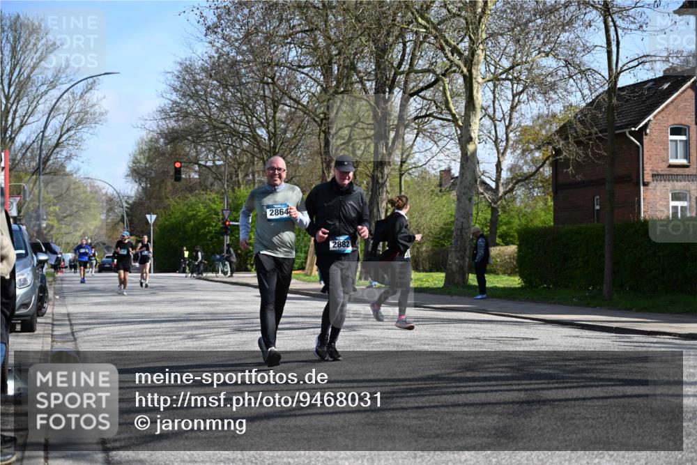 12.04.2026 - 45. Internationalen Wilhelmsburger Insellauf J. Mangold http://msf.ph/oto/9468031 12.04.2026 11:07:50 Ziel 2924, 2660, 2882, 2864, 3671, 4956, 3397, 2800, 4977, 3740, 2686 meine-sportfotos.de