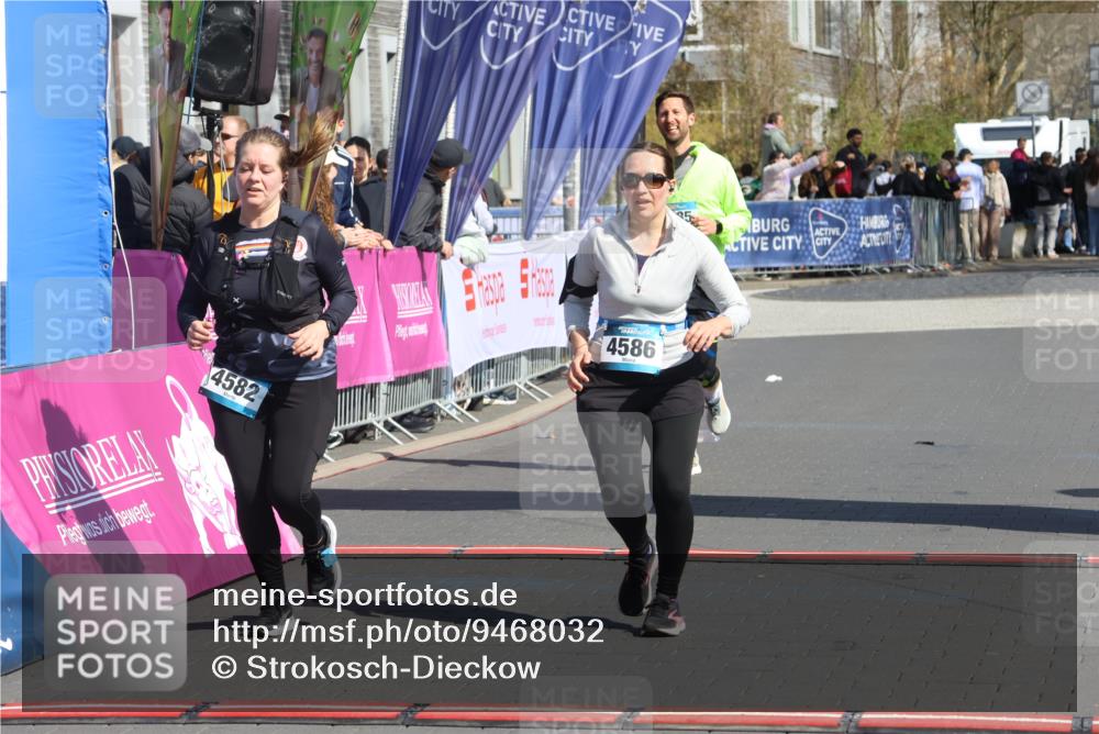 12.04.2026 - 45. Internationalen Wilhelmsburger Insellauf Strokosch-Dieckow http://msf.ph/oto/9468032 12.04.2026 11:18:54 Ziel 2806, 4582, 4586, 2385 meine-sportfotos.de
