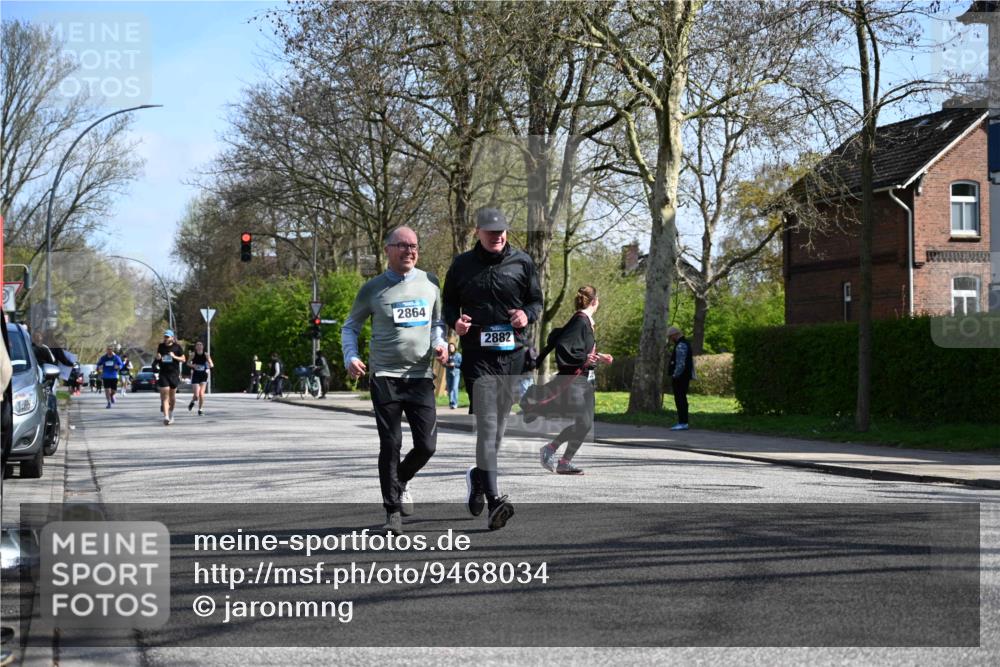 12.04.2026 - 45. Internationalen Wilhelmsburger Insellauf J. Mangold http://msf.ph/oto/9468034 12.04.2026 11:07:51 Ziel 2924, 2660, 2882, 2864, 3671, 4956, 3397, 2800, 4977, 3740, 2686 meine-sportfotos.de