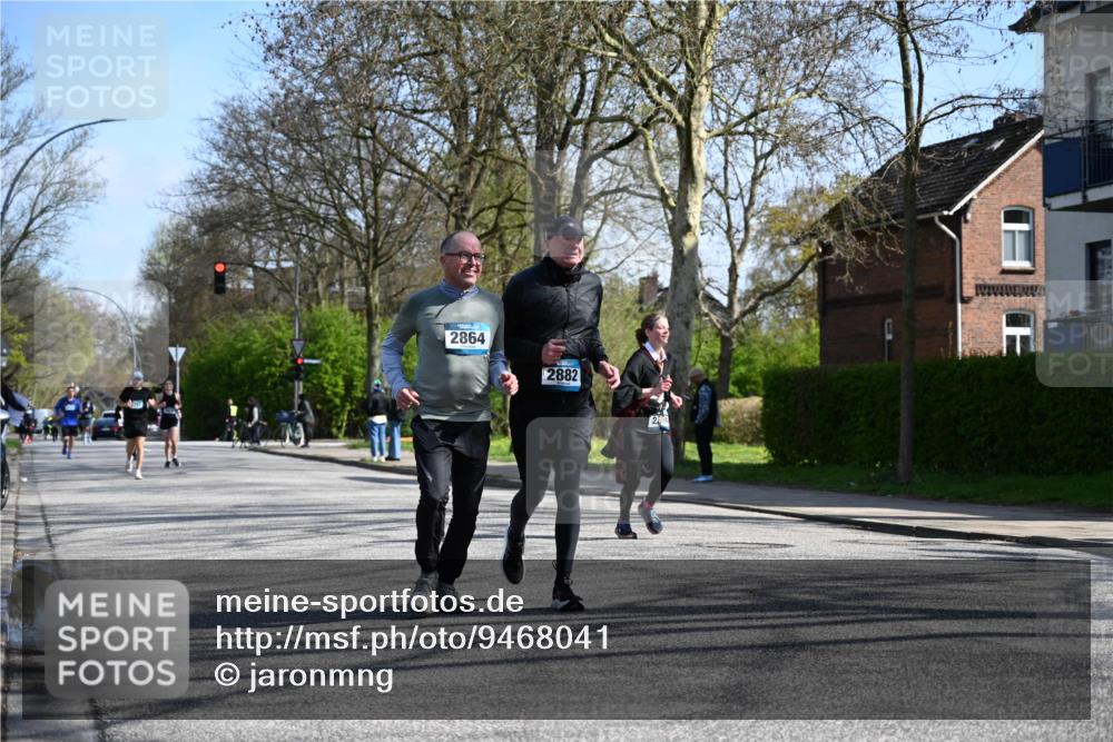 12.04.2026 - 45. Internationalen Wilhelmsburger Insellauf J. Mangold http://msf.ph/oto/9468041 12.04.2026 11:07:51 Ziel 2924, 2660, 2882, 2864, 3671, 4956, 3397, 2800, 4977, 3740, 2686 meine-sportfotos.de