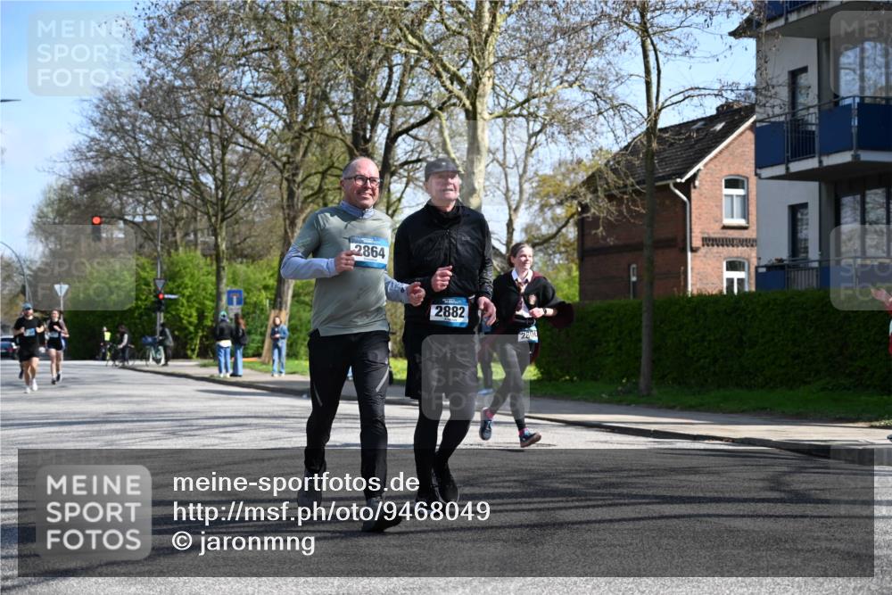 12.04.2026 - 45. Internationalen Wilhelmsburger Insellauf J. Mangold http://msf.ph/oto/9468049 12.04.2026 11:07:52 Ziel 2924, 2660, 2882, 2864, 3671, 4956, 3397, 2800, 4977, 3740, 2686 meine-sportfotos.de