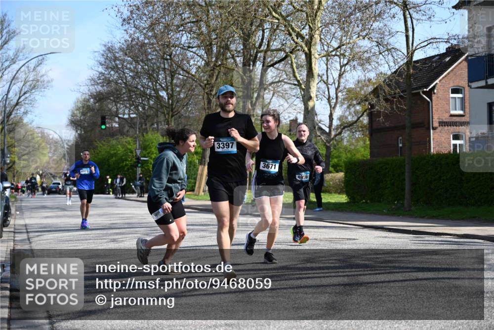 12.04.2026 - 45. Internationalen Wilhelmsburger Insellauf J. Mangold http://msf.ph/oto/9468059 12.04.2026 11:08:01 Ziel 2882, 2864, 3671, 4956, 3397, 2800, 4977, 3740, 3740, 2686, 4624, 3732, 4232, 3569, 5285 meine-sportfotos.de