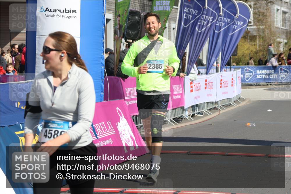 12.04.2026 - 45. Internationalen Wilhelmsburger Insellauf Strokosch-Dieckow http://msf.ph/oto/9468075 12.04.2026 11:18:57 Ziel 4582, 4586, 2385 meine-sportfotos.de