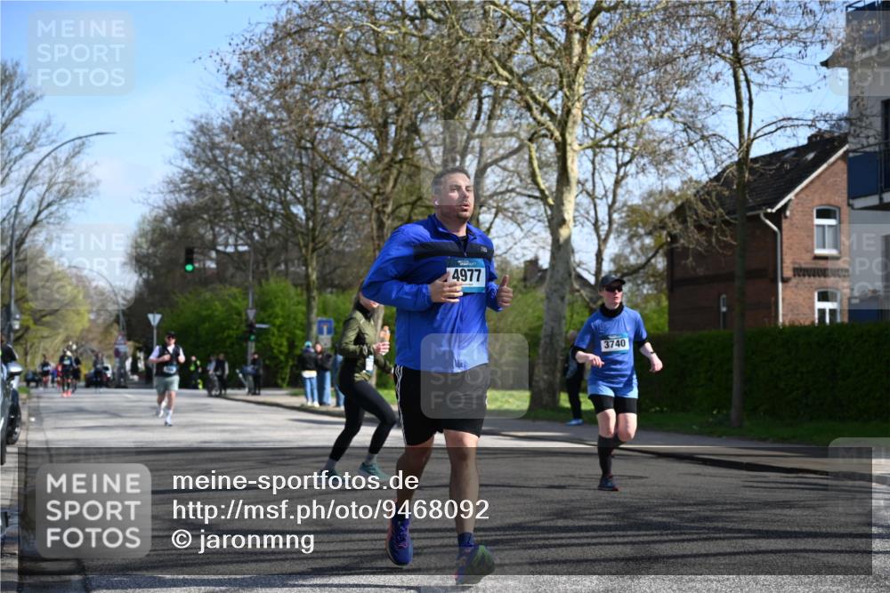 12.04.2026 - 45. Internationalen Wilhelmsburger Insellauf J. Mangold http://msf.ph/oto/9468092 12.04.2026 11:08:06 Ziel 2882, 2864, 3671, 4956, 3397, 2800, 4977, 3740, 2686, 2686, 4624, 3732, 3732, 4232, 3569, 5285 meine-sportfotos.de