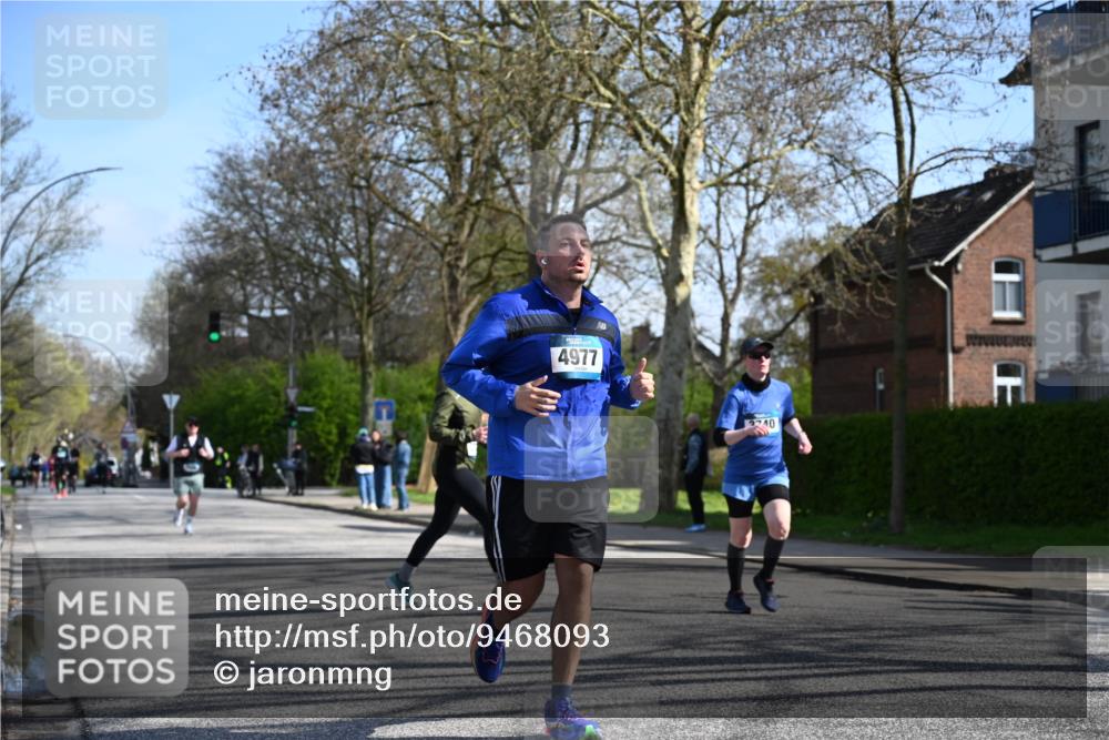 12.04.2026 - 45. Internationalen Wilhelmsburger Insellauf J. Mangold http://msf.ph/oto/9468093 12.04.2026 11:08:06 Ziel 2882, 2864, 3671, 4956, 3397, 2800, 4977, 3740, 2686, 2686, 4624, 3732, 3732, 4232, 3569, 5285 meine-sportfotos.de