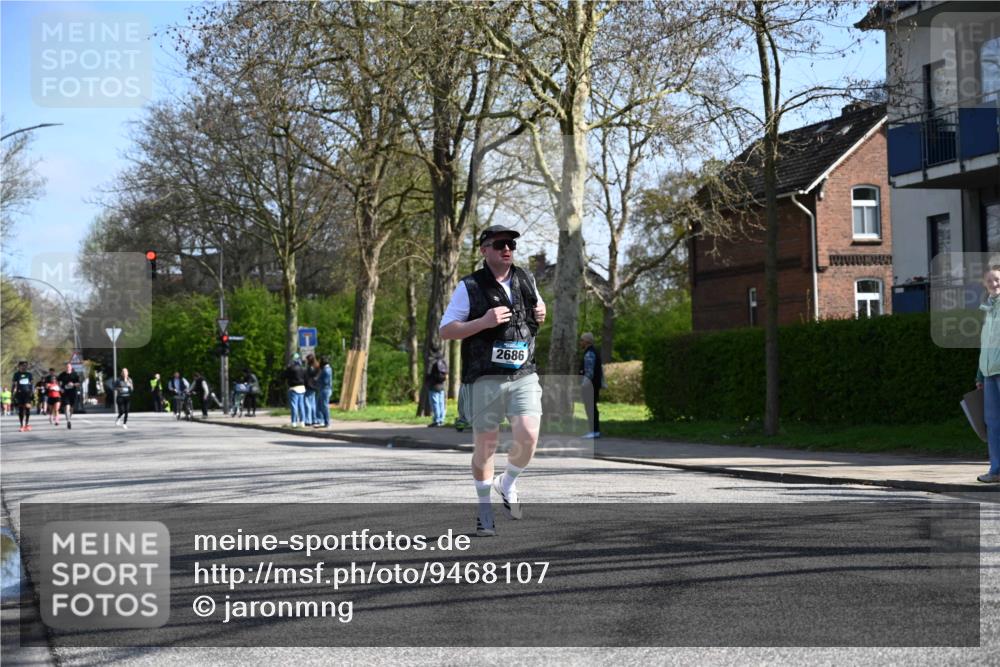 12.04.2026 - 45. Internationalen Wilhelmsburger Insellauf J. Mangold http://msf.ph/oto/9468107 12.04.2026 11:08:13 Ziel 3671, 4956, 3397, 2800, 4977, 3740, 2686, 4624, 3732, 4232, 3569, 5285, 0000, 2142 meine-sportfotos.de