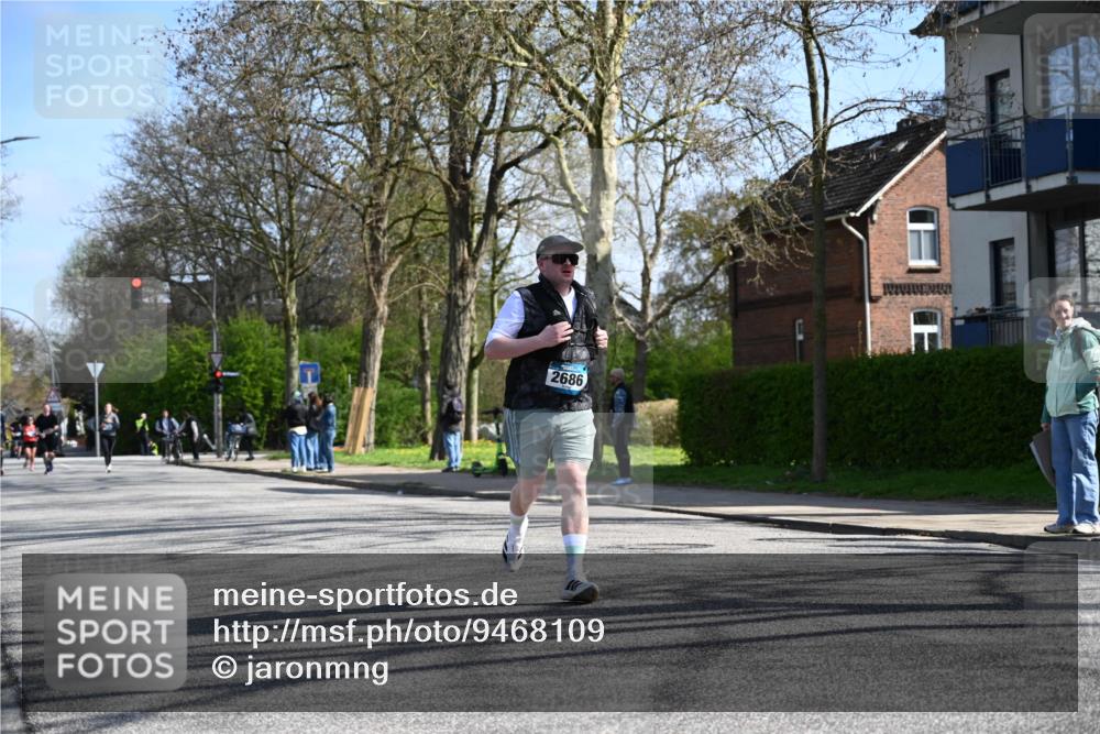 12.04.2026 - 45. Internationalen Wilhelmsburger Insellauf J. Mangold http://msf.ph/oto/9468109 12.04.2026 11:08:13 Ziel 3671, 4956, 3397, 2800, 4977, 3740, 2686, 4624, 3732, 4232, 3569, 5285, 0000, 2142 meine-sportfotos.de