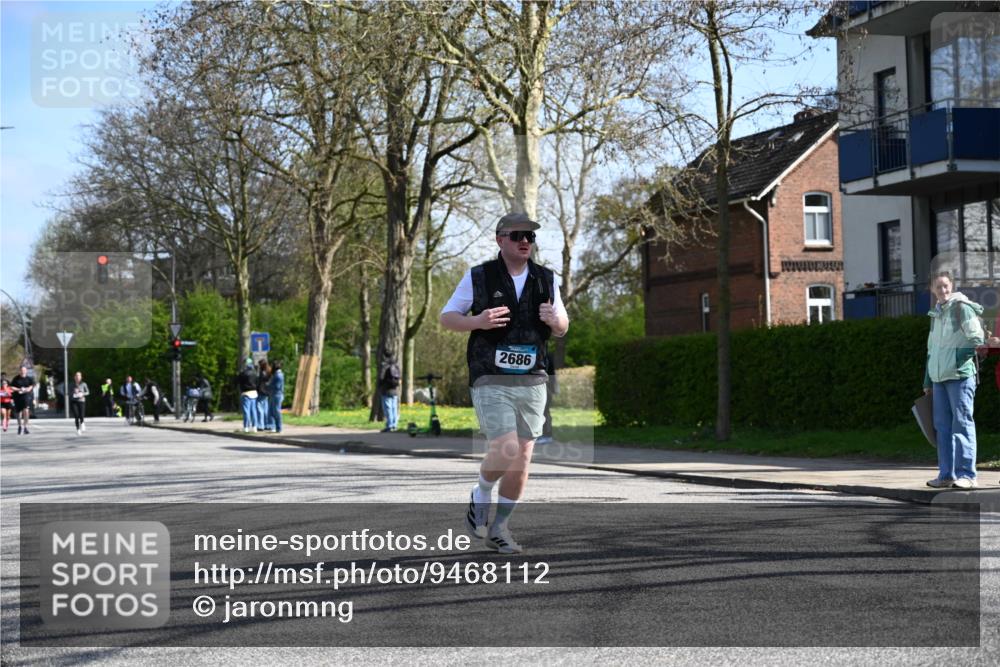 12.04.2026 - 45. Internationalen Wilhelmsburger Insellauf J. Mangold http://msf.ph/oto/9468112 12.04.2026 11:08:13 Ziel 3671, 4956, 3397, 2800, 4977, 3740, 2686, 4624, 3732, 4232, 3569, 5285, 0000, 2142 meine-sportfotos.de