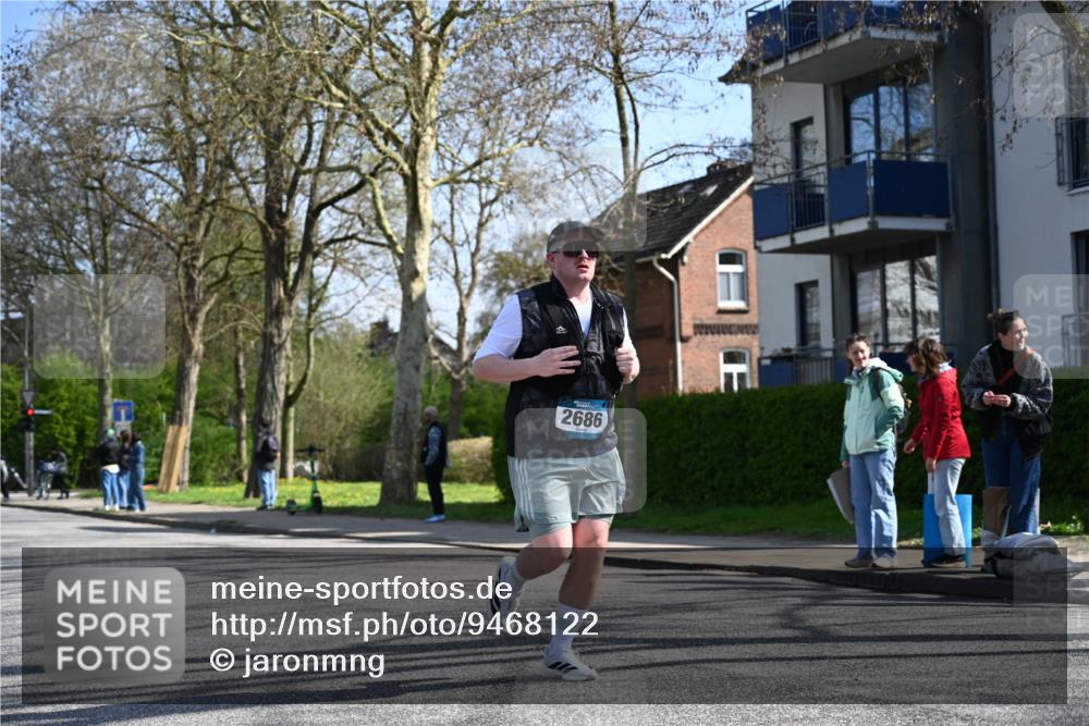 12.04.2026 - 45. Internationalen Wilhelmsburger Insellauf J. Mangold http://msf.ph/oto/9468122 12.04.2026 11:08:14 Ziel 3671, 4956, 3397, 2800, 4977, 3740, 2686, 4624, 3732, 4232, 3569, 5285, 0000, 2142, 4371 meine-sportfotos.de