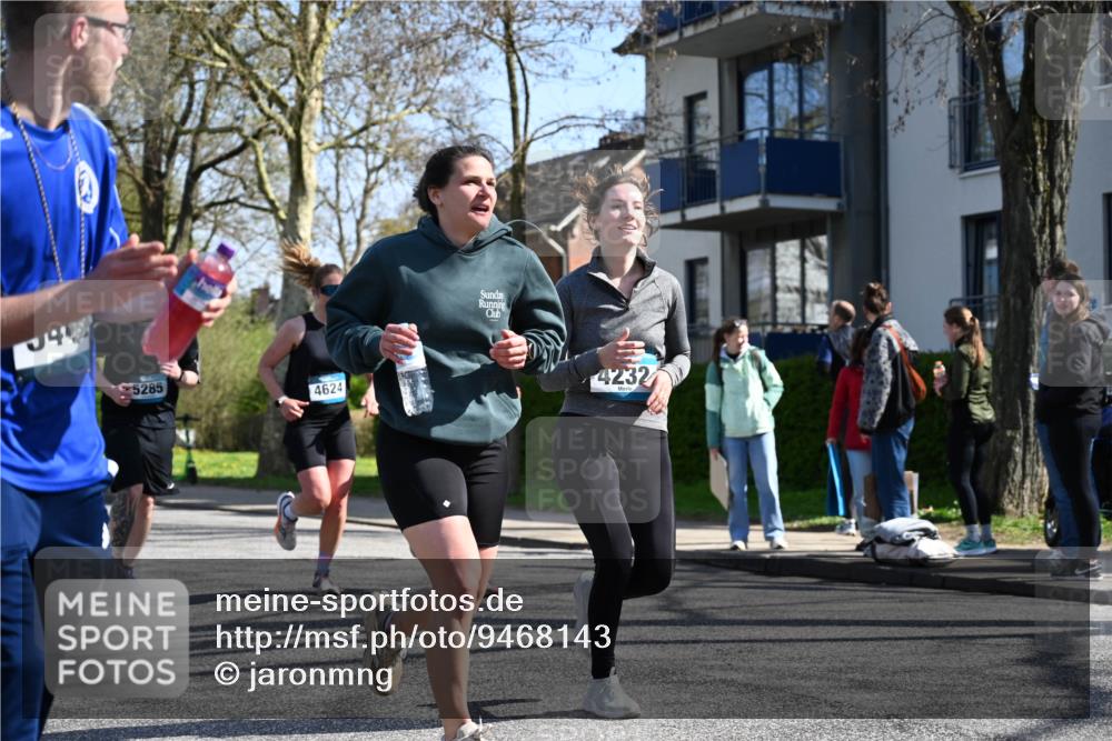 12.04.2026 - 45. Internationalen Wilhelmsburger Insellauf J. Mangold http://msf.ph/oto/9468143 12.04.2026 11:08:29 Ziel 2686, 4624, 3732, 4232, 3569, 5285, 0000, 2142, 4371, 3748, 3701, 2050, 4406, 3169, 2699, 3005, 5629 meine-sportfotos.de