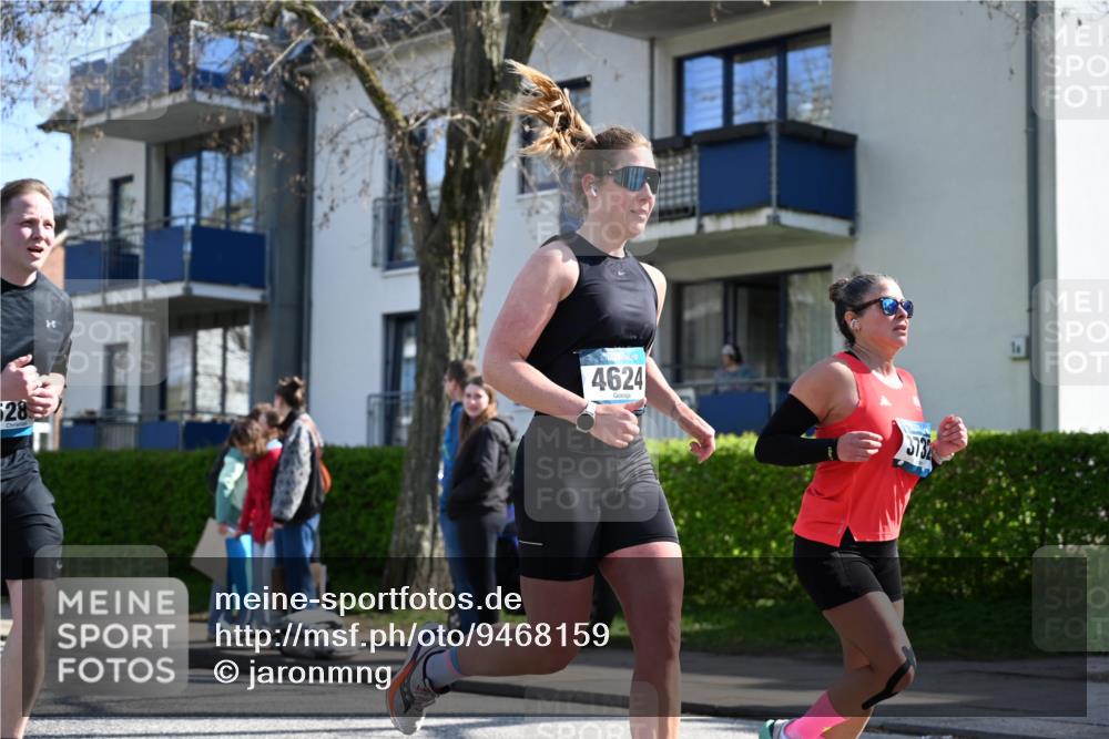 12.04.2026 - 45. Internationalen Wilhelmsburger Insellauf J. Mangold http://msf.ph/oto/9468159 12.04.2026 11:08:31 Ziel 2686, 4624, 3732, 4232, 3569, 5285, 0000, 2142, 4371, 3748, 3701, 2050, 4406, 3169, 2699, 3005, 5629, 2620, 2601 meine-sportfotos.de