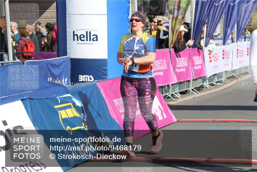 12.04.2026 - 45. Internationalen Wilhelmsburger Insellauf Strokosch-Dieckow http://msf.ph/oto/9468179 12.04.2026 11:19:21 Ziel 3104, 4151 meine-sportfotos.de