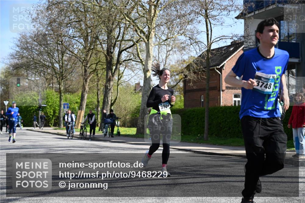 12.04.2026 - 45. Internationalen Wilhelmsburger Insellauf J. Mangold http://msf.ph/oto/9468229 12.04.2026 11:08:48 Ziel 5285, 0000, 2142, 4371, 3748, 3701, 2050, 4406, 3169, 2699, 3005, 5629, 2620, 2601, 4485, 3333 meine-sportfotos.de